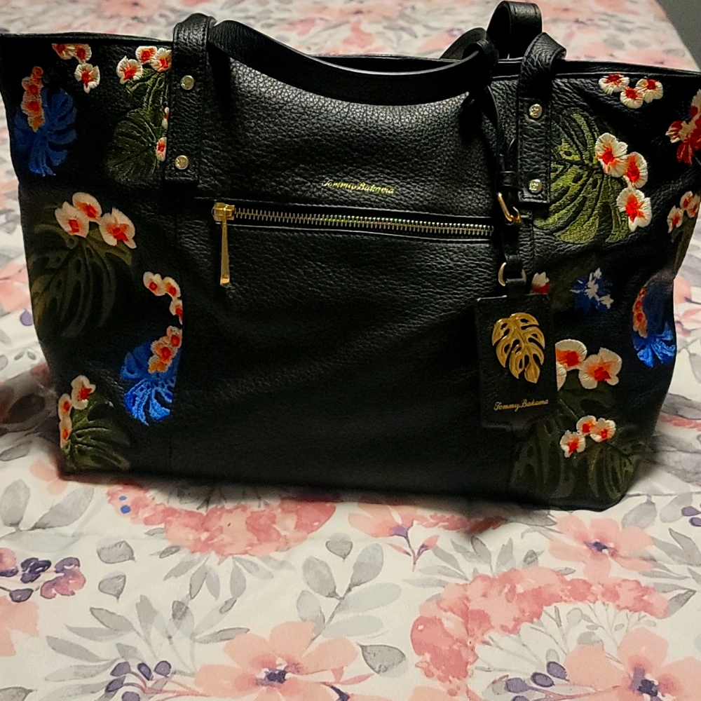 BRAND NEW TOMMY BAHAMA CONTINENTAL TOTE